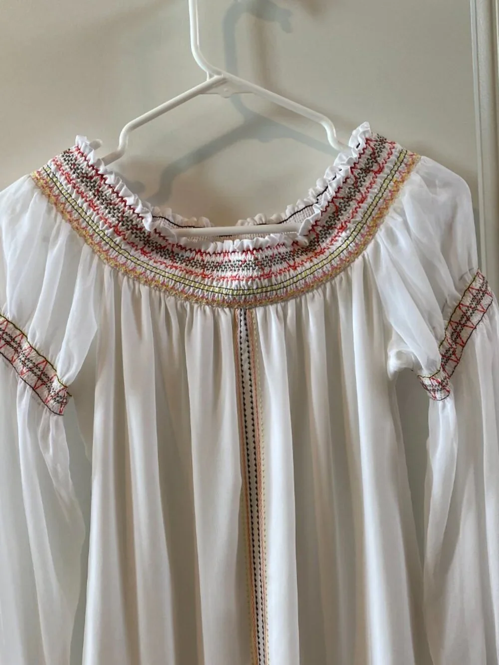 WHBM White Off Shoulder Smocked Peasant Top Size Medium - Picture 3 of 9